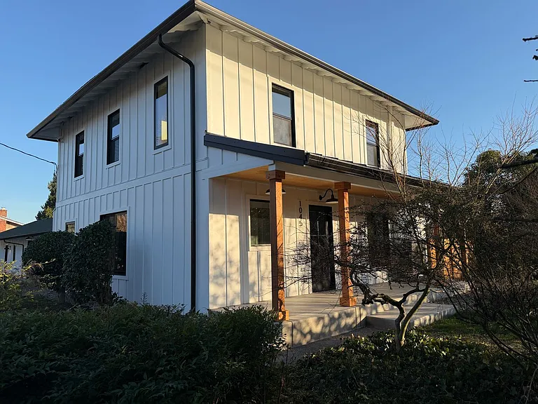 1045 Oakway Rd — Photo 37