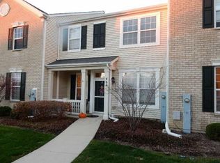 464 S Litchfield Dr, Round Lake, IL 60073
