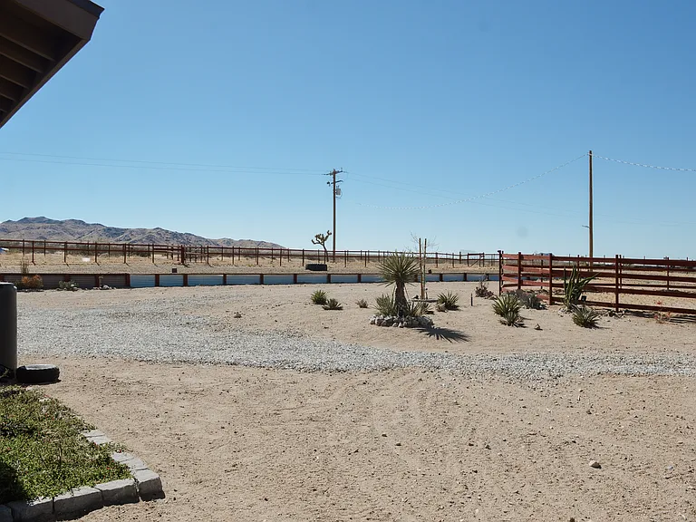 1381 Soledad Ave — Photo 29