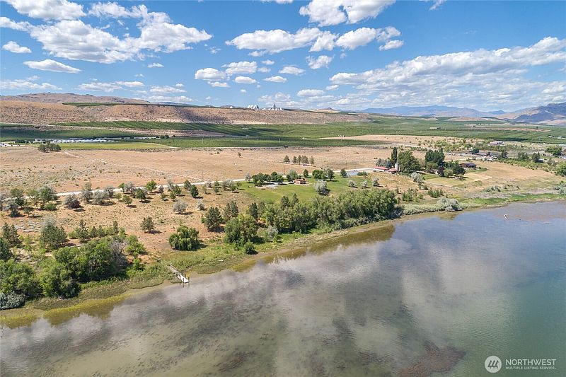 2nd image of 300 Monse River Road