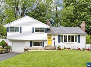 11 6th St, Park Ridge, NJ 07656