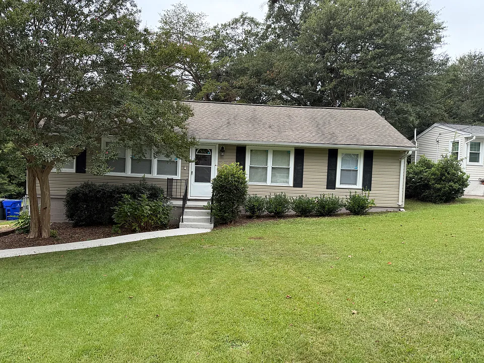 35 Blythewood Dr