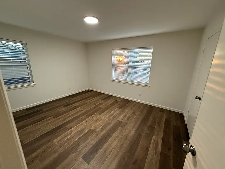 10106 Brockbank Dr — Photo 21