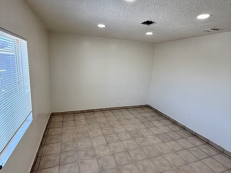 8930 S Vermont Ave — Photo 4