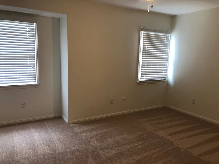 6900 E Riverside Dr #3 — Photo 9