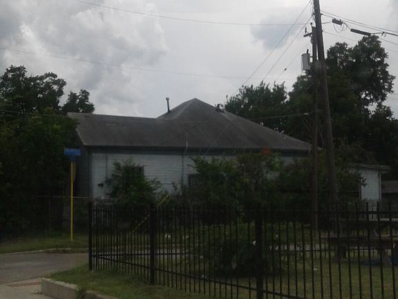 3rd image of 517 S Hackberry St