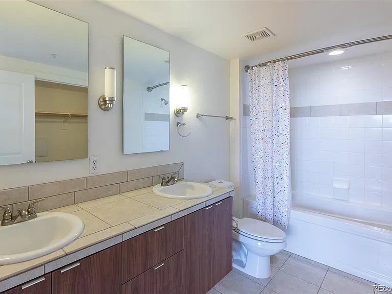 2240 N Clay St #505 — Photo 17