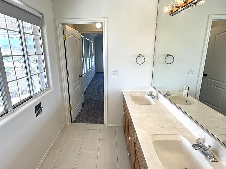 2506 W Grandview Dr — Photo 16