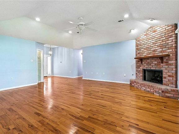 4th image of 408 Good News Ave