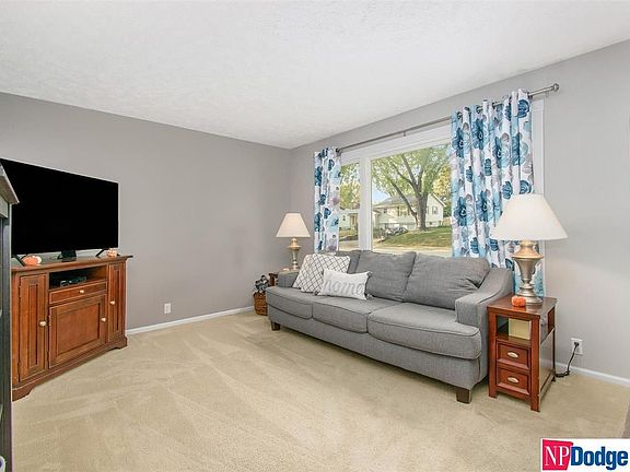 2nd image of 7821 Pasadena Ave