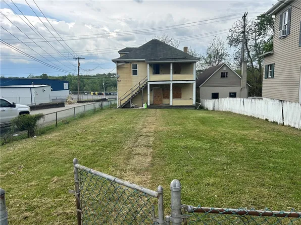 292 Pittsburgh St, Uniontown, PA 15401