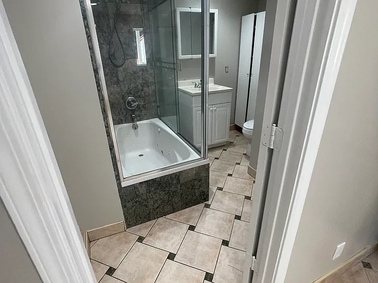 639 Silliman St — Photo 3