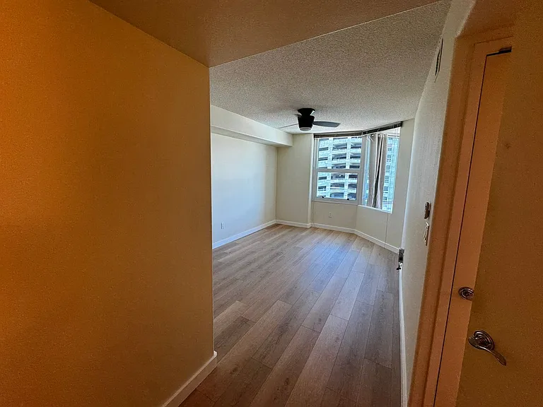 801 S King St #1508 — Photo 11