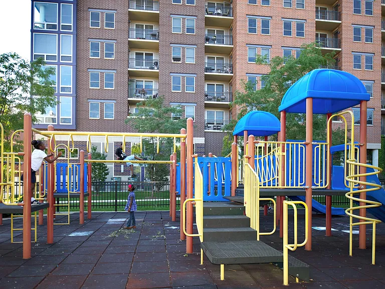 Larrabee Place at Parkside of Old Town — Photo 6