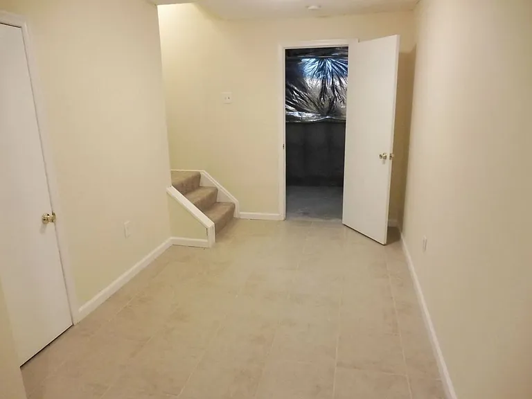 9513 Melrose Square Way — Photo 19