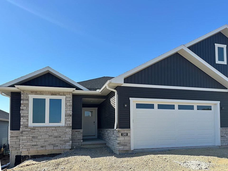 2nd image of 1205 Tivoli Cir