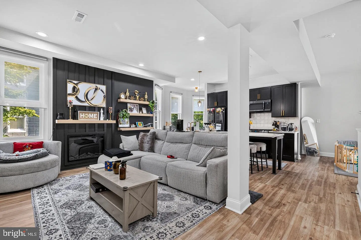 5 bed, 4.0 bath, 1909 sqft, $3,300 — Photo 3