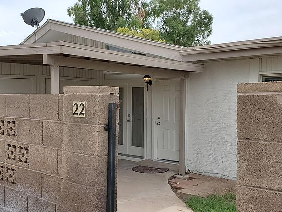 2nd image of 555 N May St APT 22