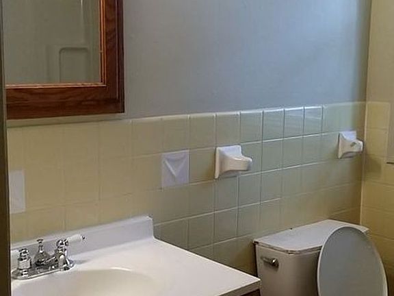 5th image of 726 Morgan Ave N #1