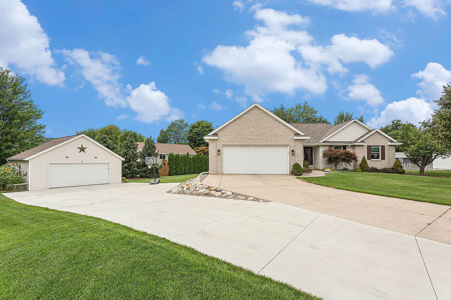 7345 Pine Aire Ct photo 1