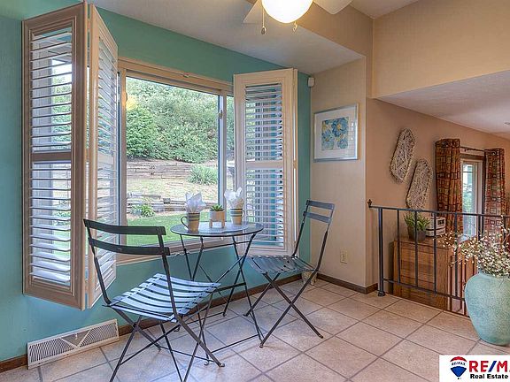 5th image of 308 Sherry Dr