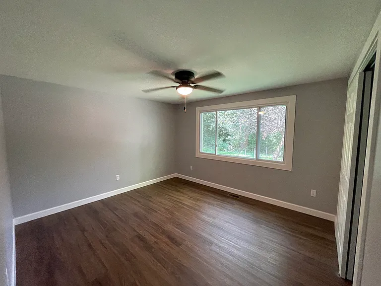 5820 Wynn Rd — Photo 9