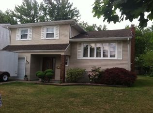 946 Rayhon Ter, Rahway, NJ 07065