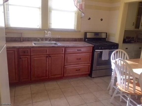 5th image of 177 Stuyvesant Ave