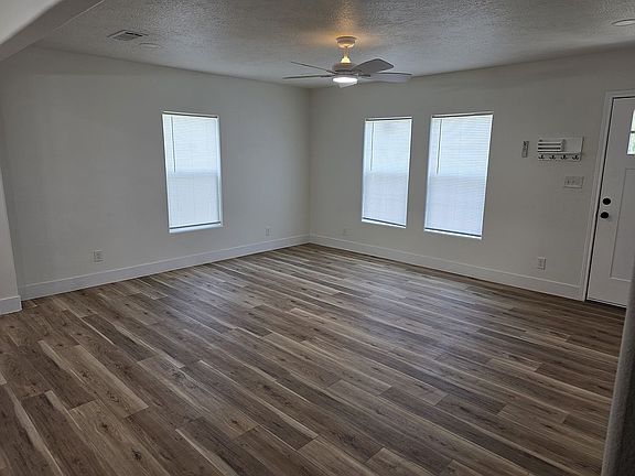 4th image of 3125 South Dr
