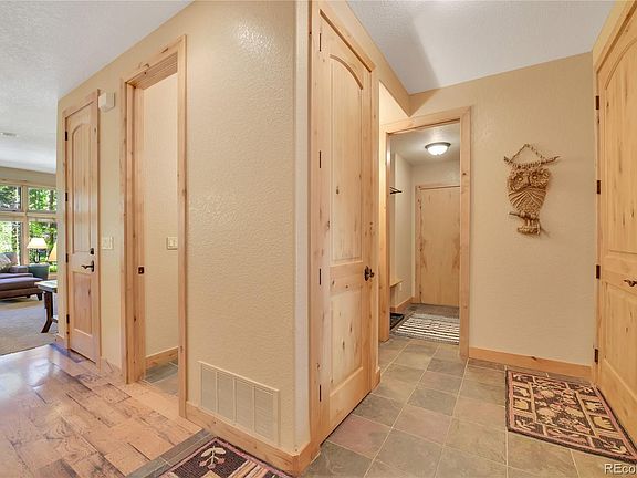 3rd image of 102 Creekview Way