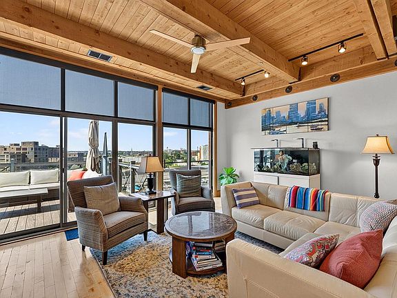 4th image of 601 E Erie STREET #603