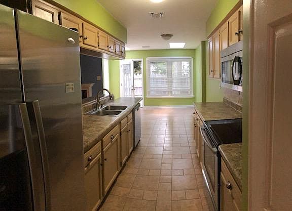 4th image of 1518 Canterford Ct