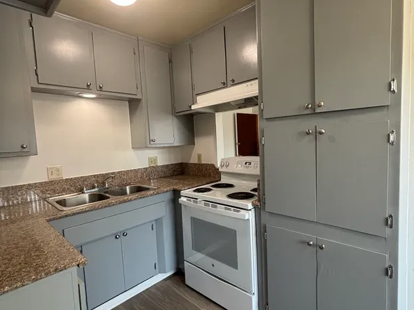 2341 Walnut Ave #4, Signal Hill, CA 90755