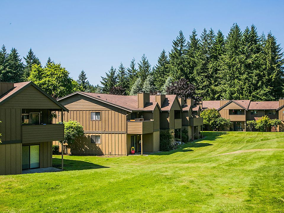 Extensively Landscaped Lawns and Courtyards