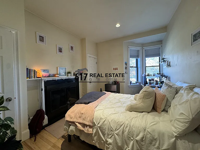 1203-2 Beacon St — Photo 8
