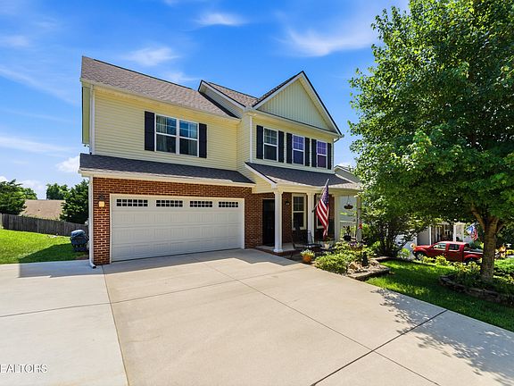 2nd image of 3804 Boyd Walters Ln