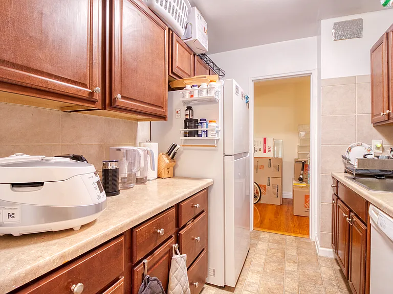 2160 Center Ave #4S — Photo 3