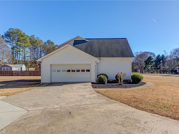2nd image of 1416 Kingston Way