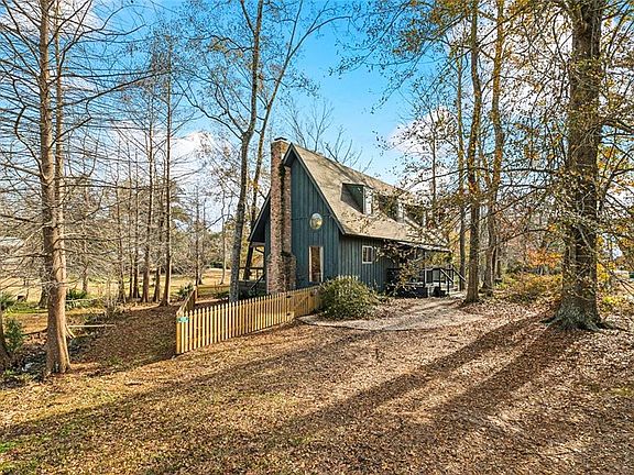 3rd image of 551 Atalin St