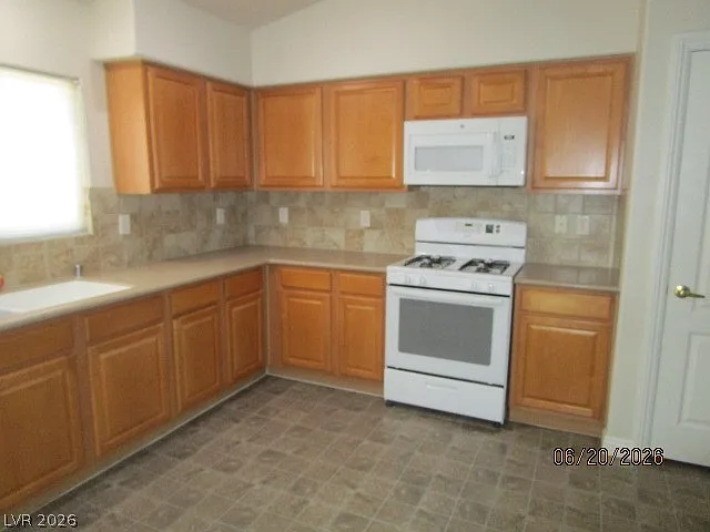 8649 Little Fox St — Photo 14