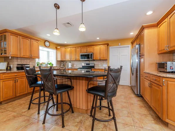 3275 Bay Front Drive, Baldwin, NY 11510