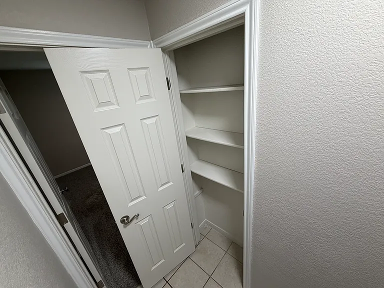 1422 Shoshoni Trl #B — Photo 12