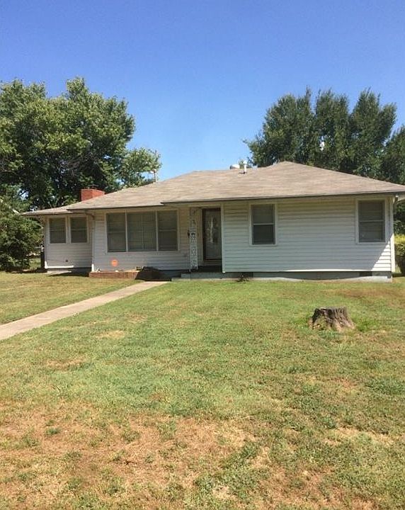 2nd image of 300 N 33rd St