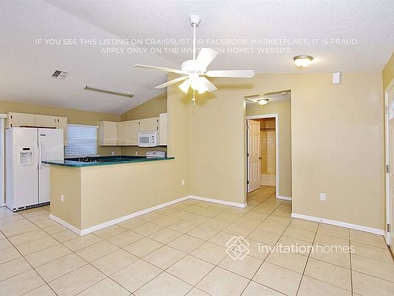 3rd image of 711 Hawk Ln