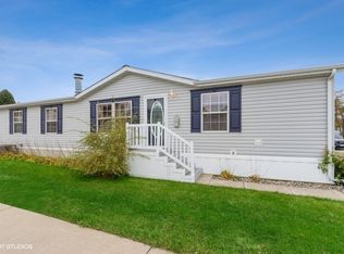 918 S 11th St, Dekalb, IL 60115