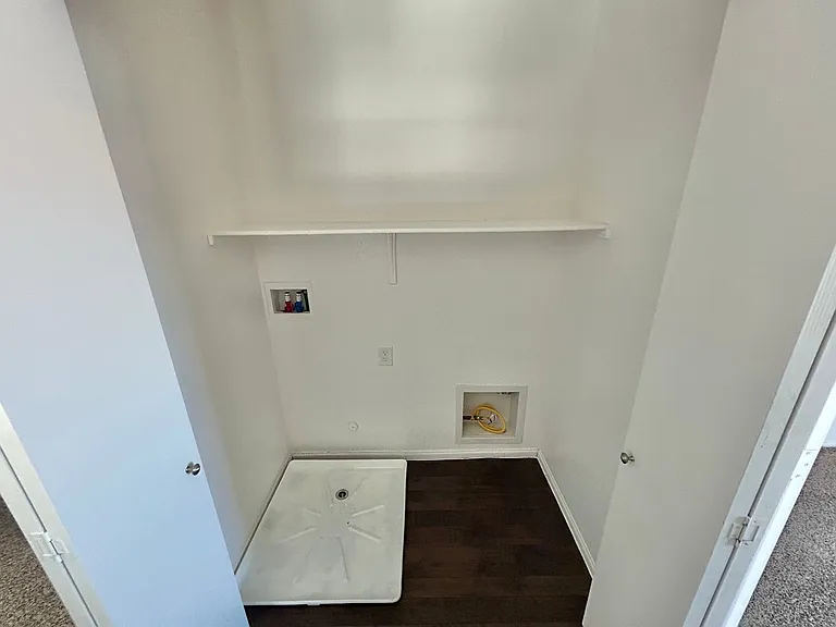 4908 Blue Marlin Ave — Photo 9