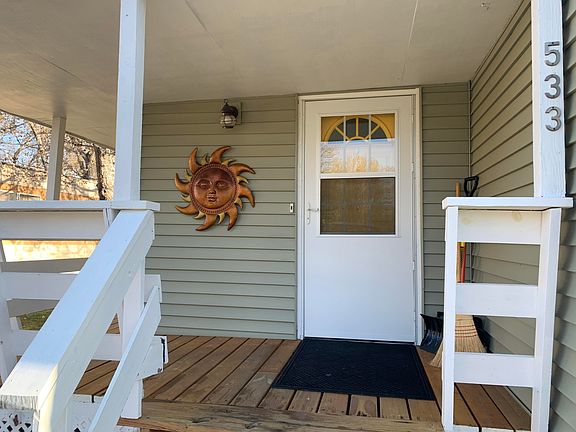 3rd image of 533 Sherwood Ln