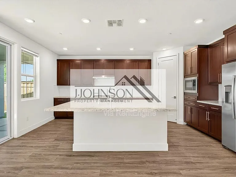6640 Silverleaf Ct — Photo 5