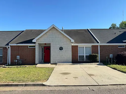3602 Cullen Dr Photo 1