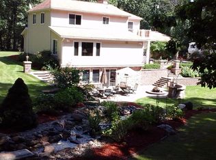 9393 Mabley Hill Rd, Fenton, MI 48430